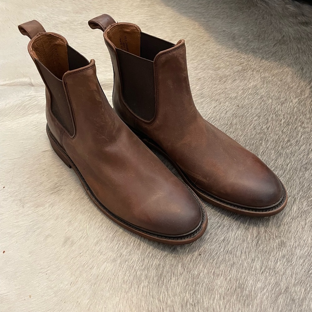 Frye James Chelsea Boots - Mens size 10